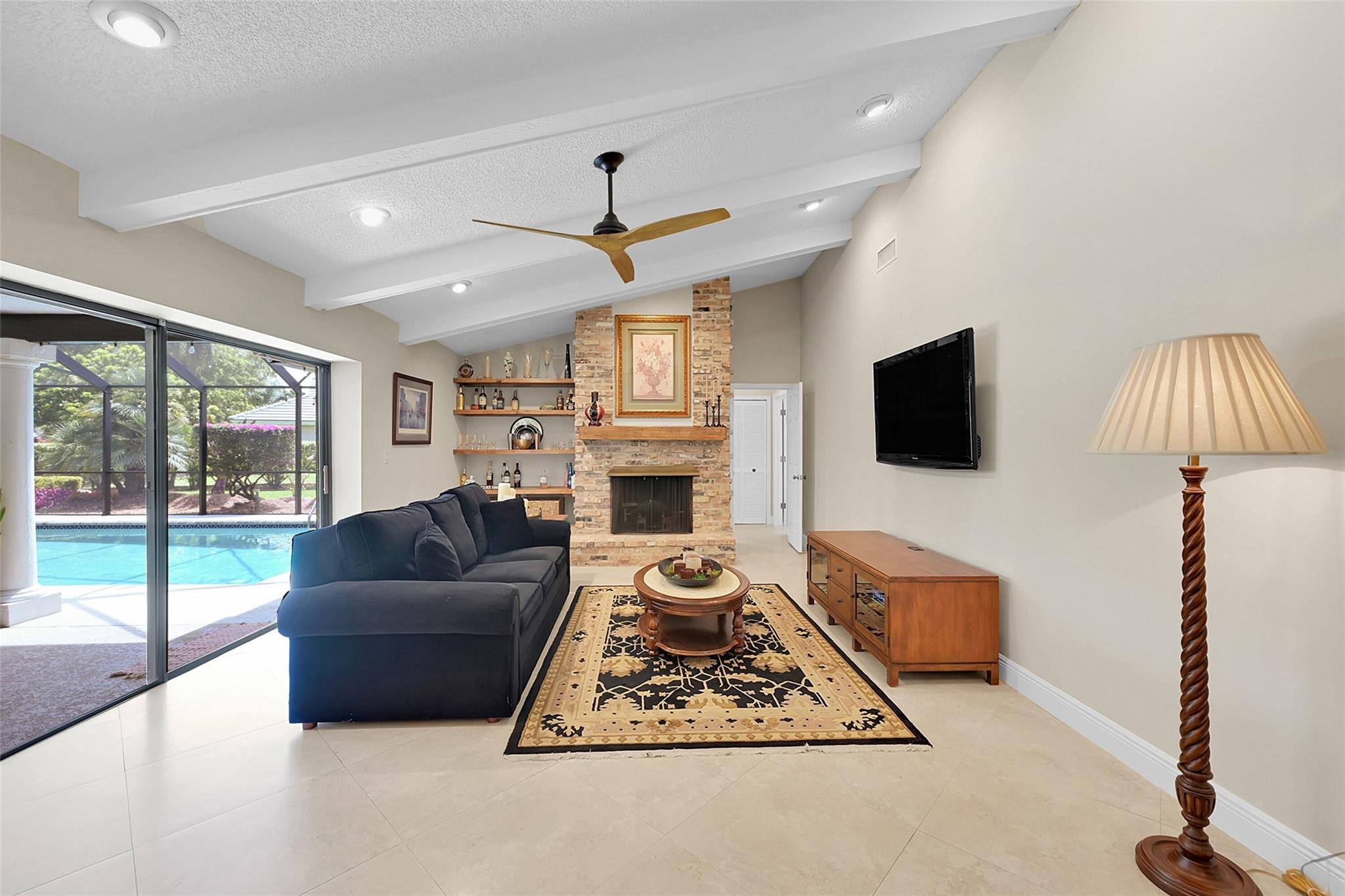 11100 NW 33rd St