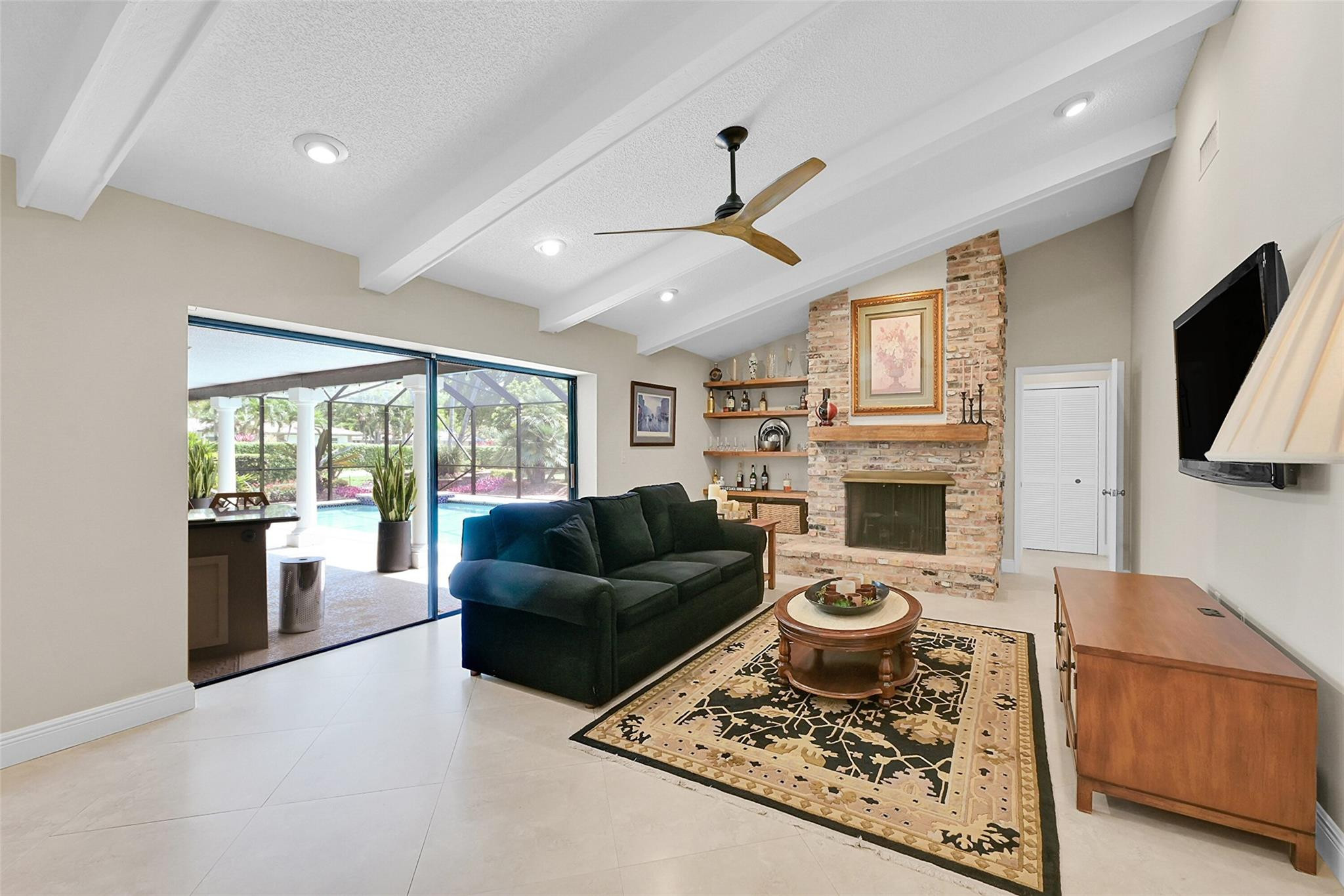 11100 NW 33rd St