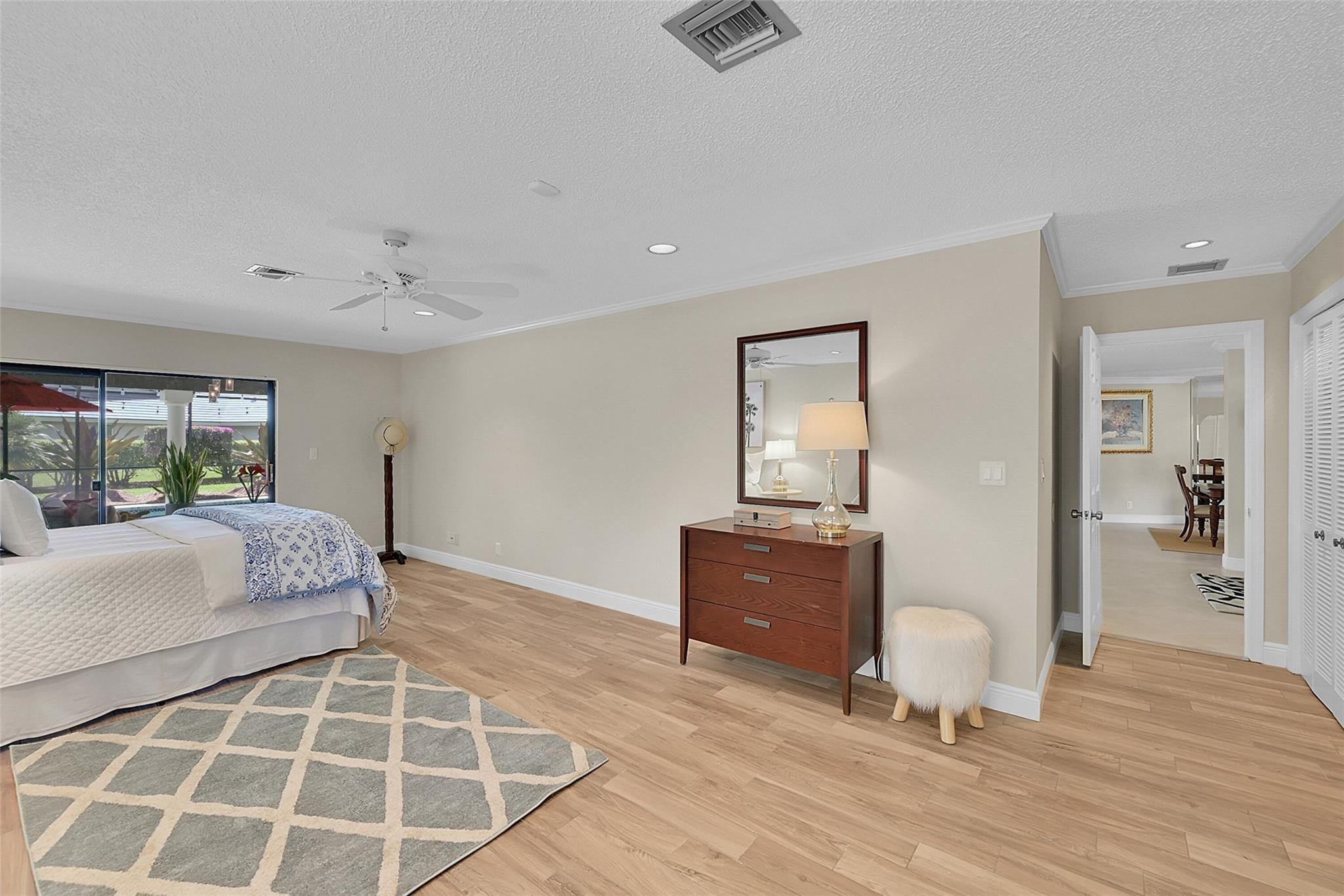 11100 NW 33rd St