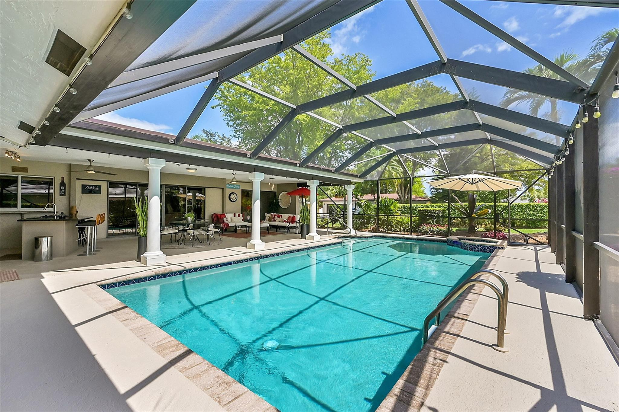 11100 NW 33rd St