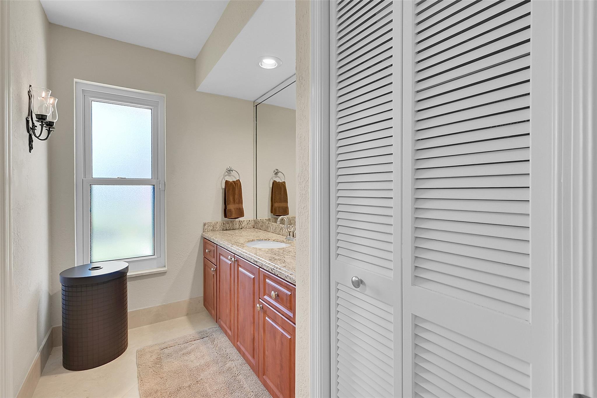 11100 NW 33rd St