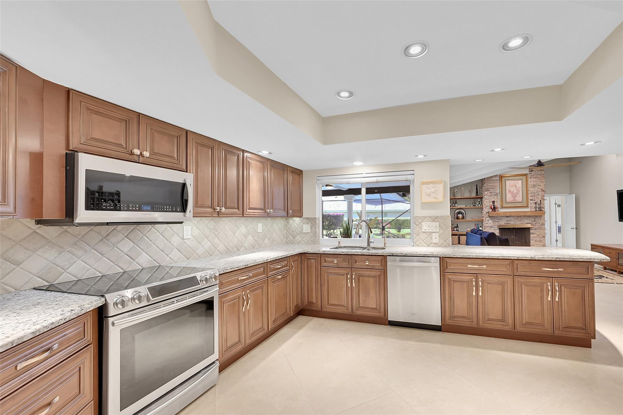 11100 NW 33rd St