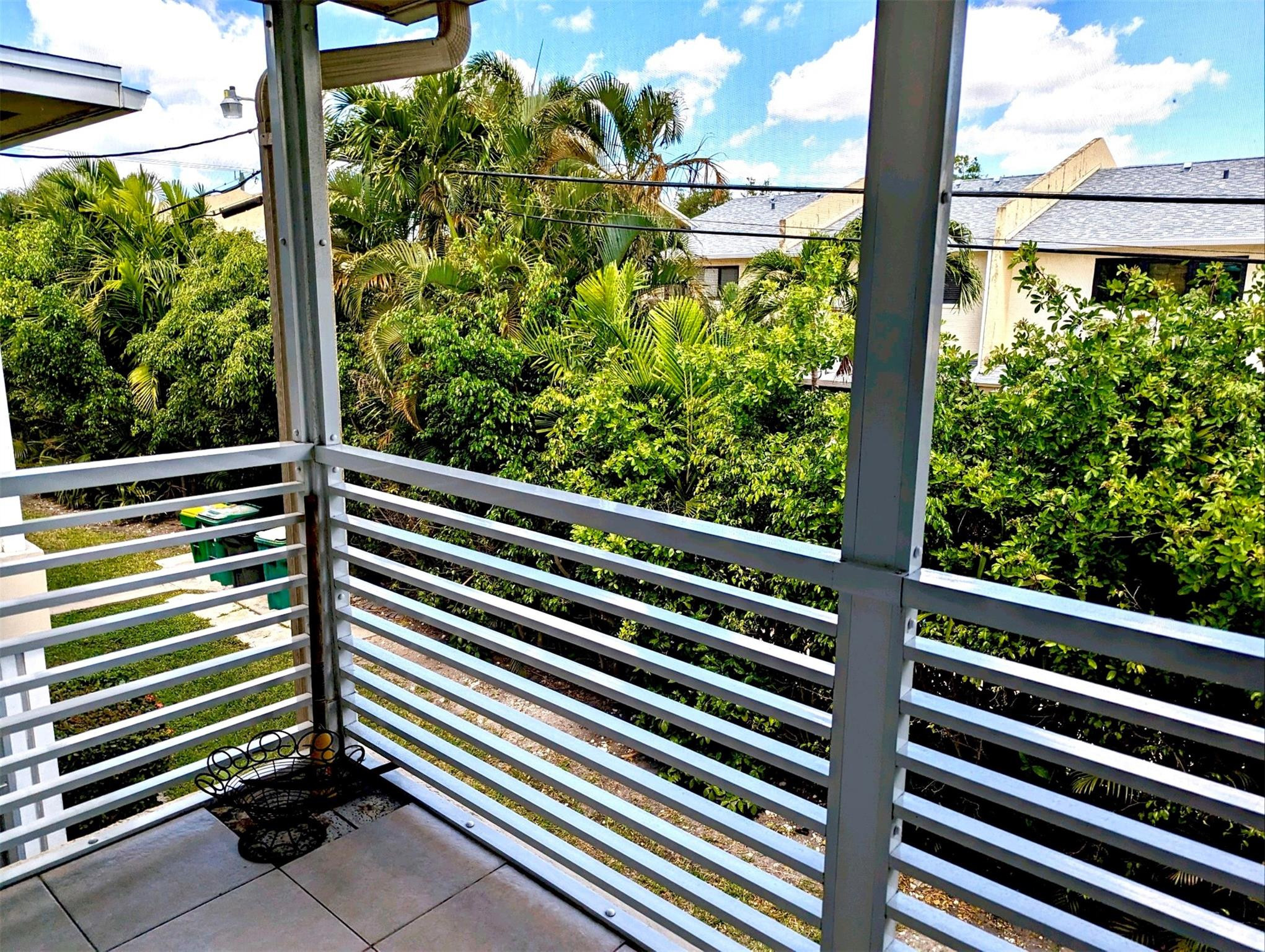 2115 NE 42nd Ct 208N