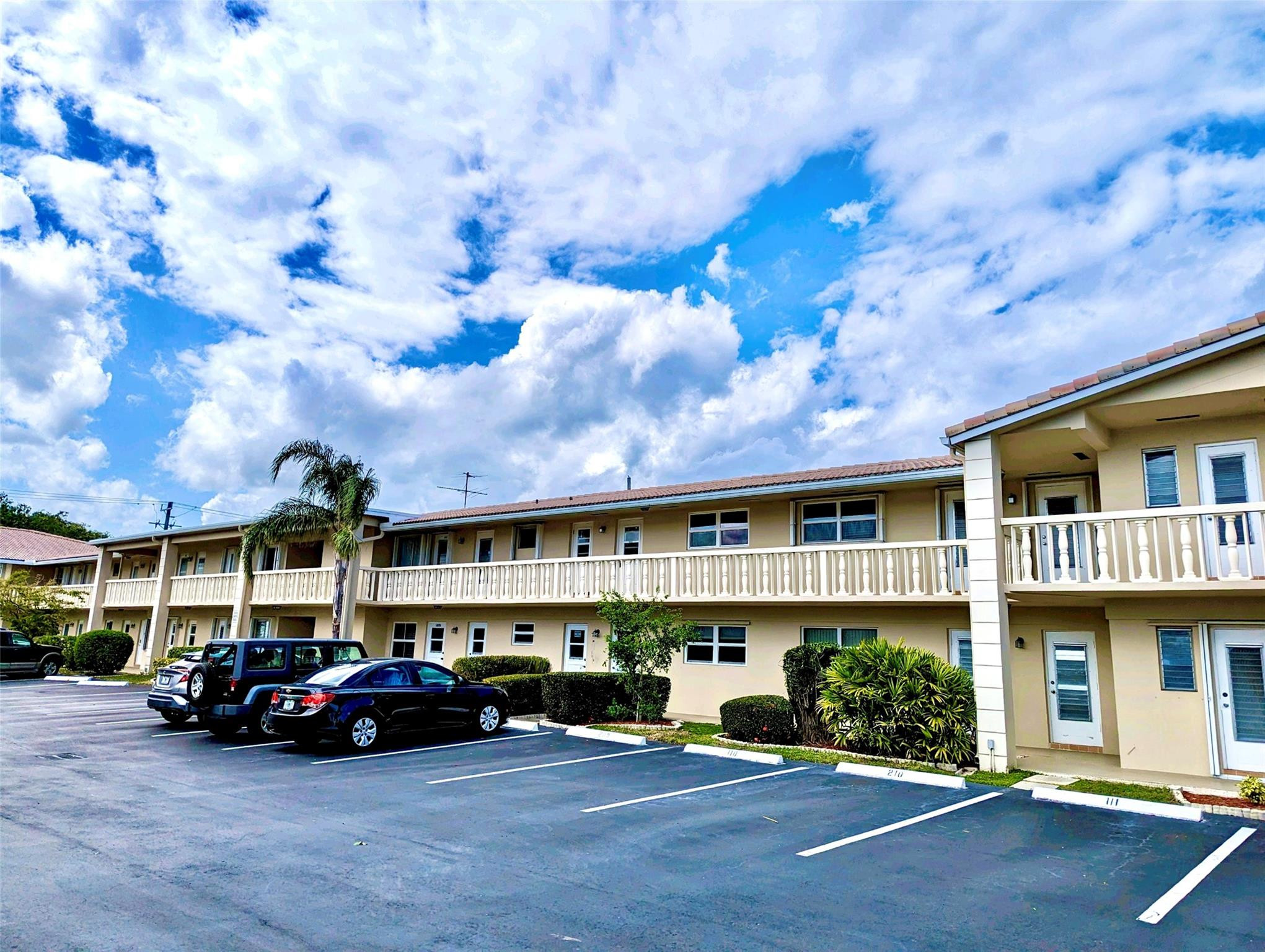 2115 NE 42nd Ct 208N