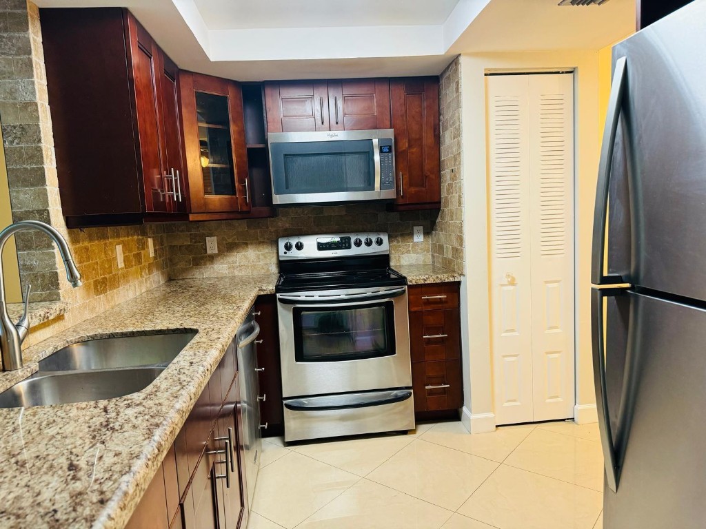 7410 NW 18th St 102