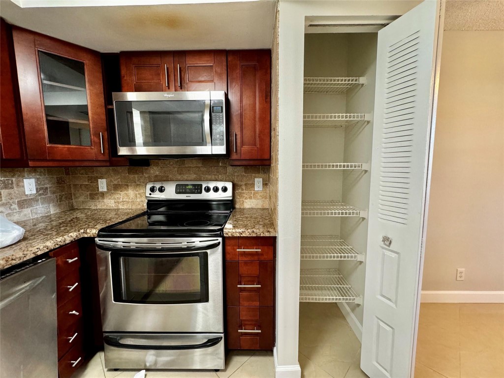 7410 NW 18th St 102