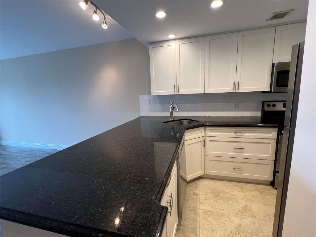 550 Bayshore Dr 502