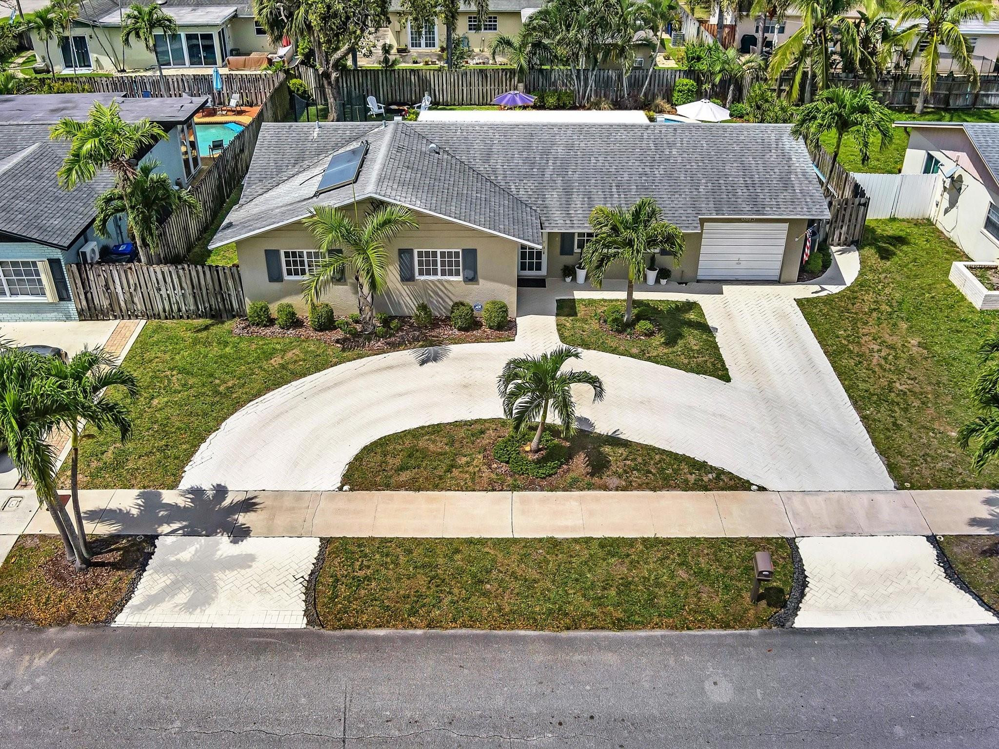 6815 NW 27th Ave