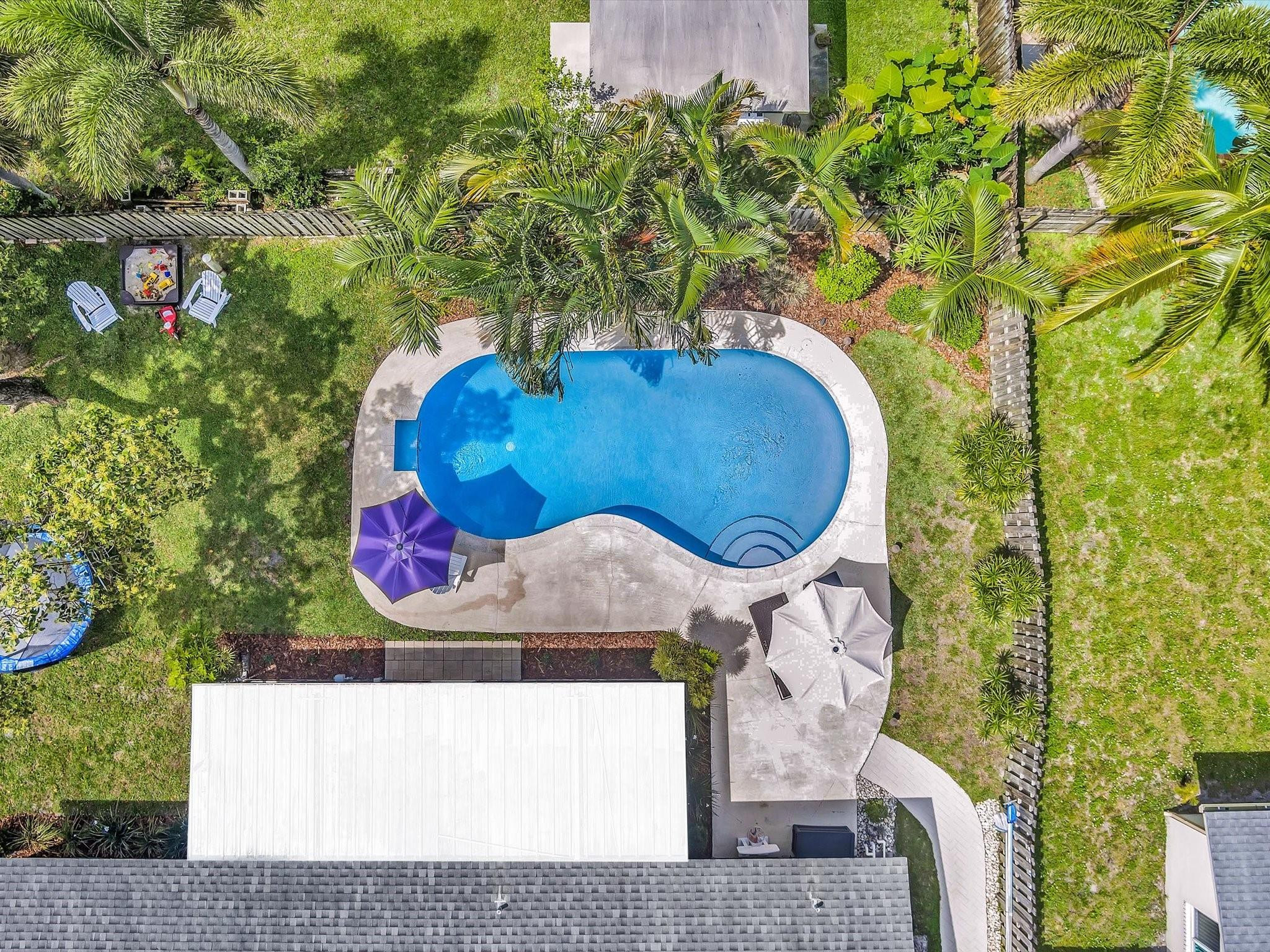 6815 NW 27th Ave