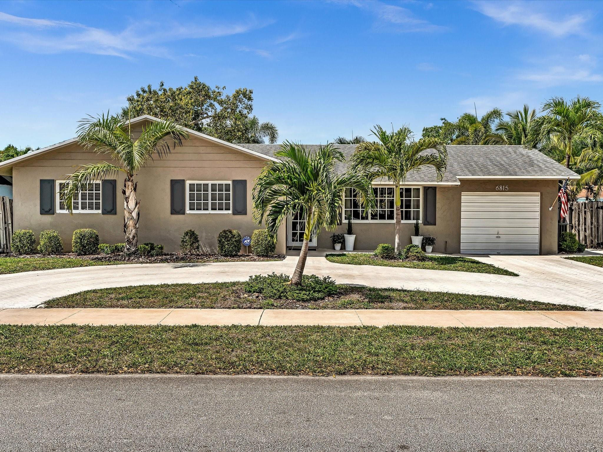 6815 NW 27th Ave