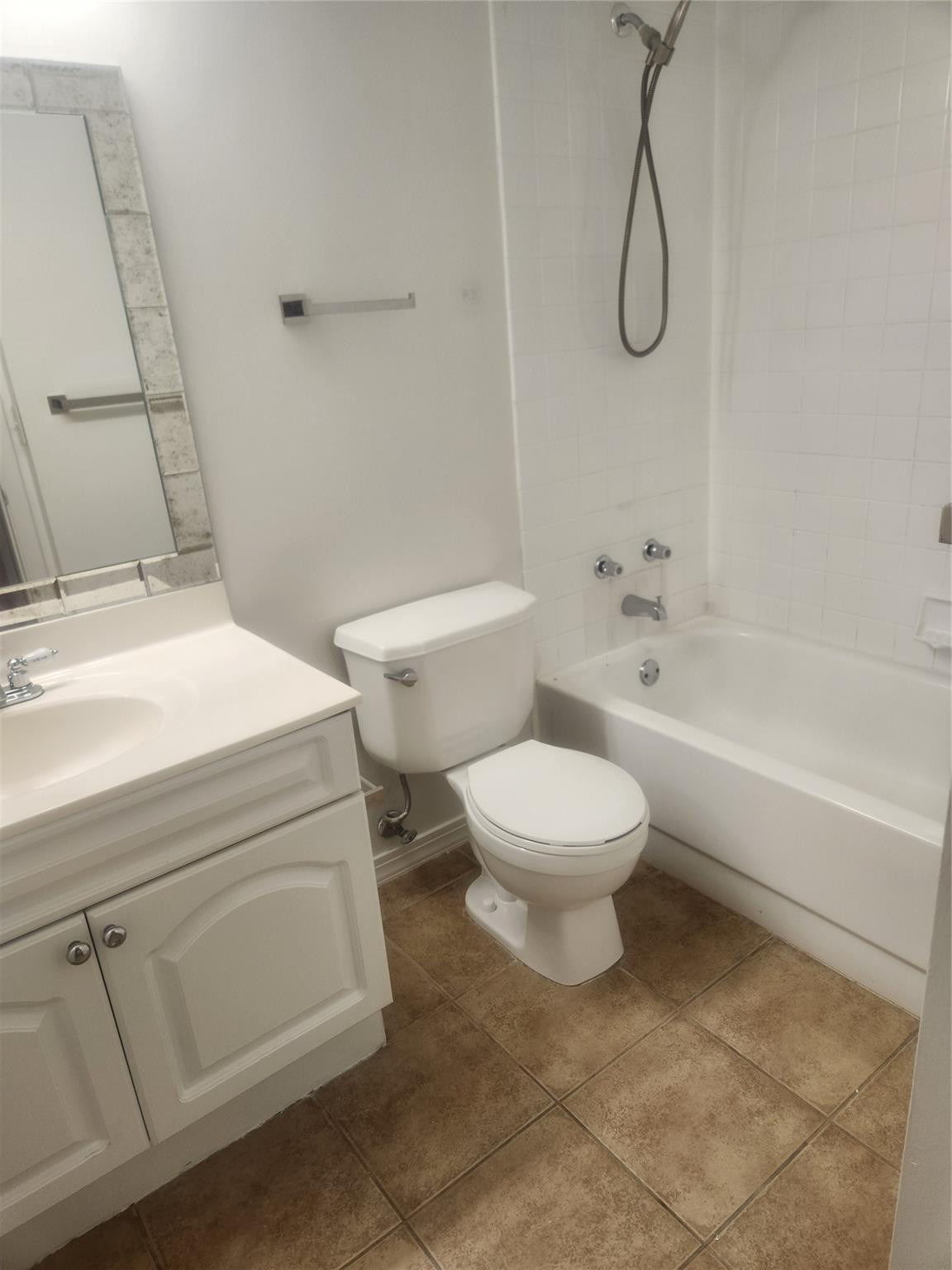 5861 Riverside Dr 102A2