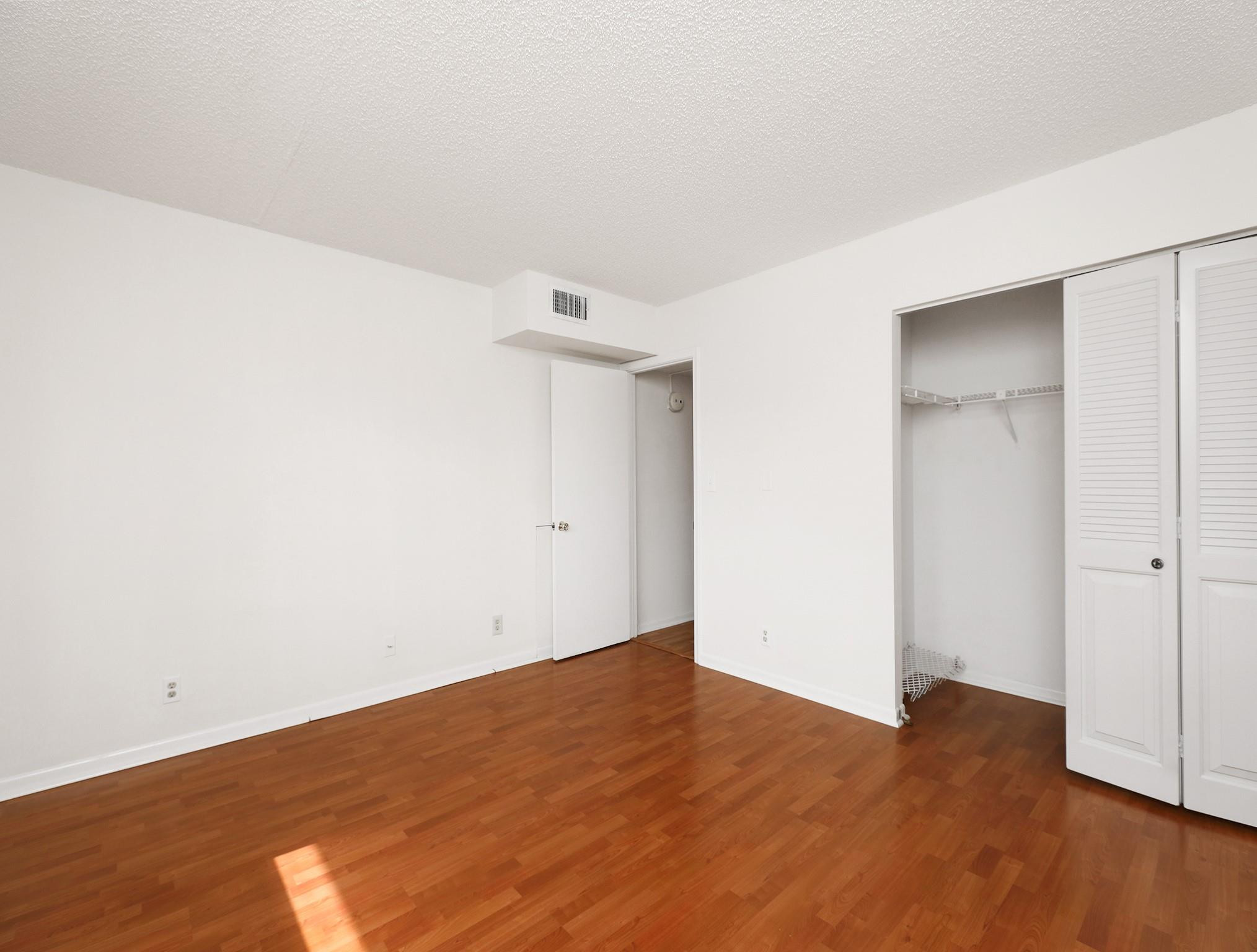 4702 Martinique Dr G3