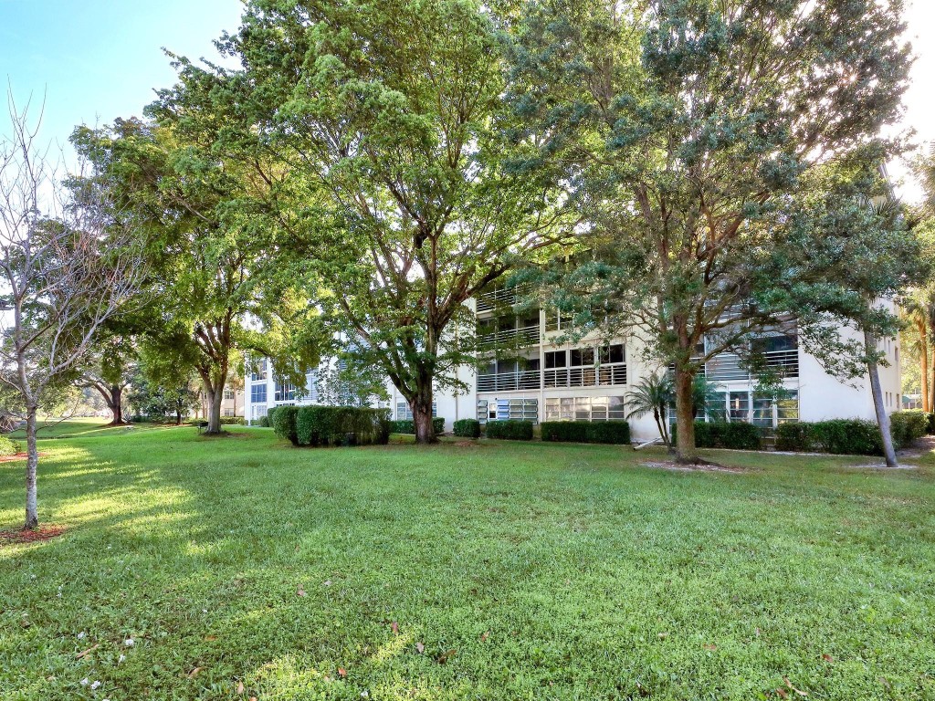 4702 Martinique Dr G3