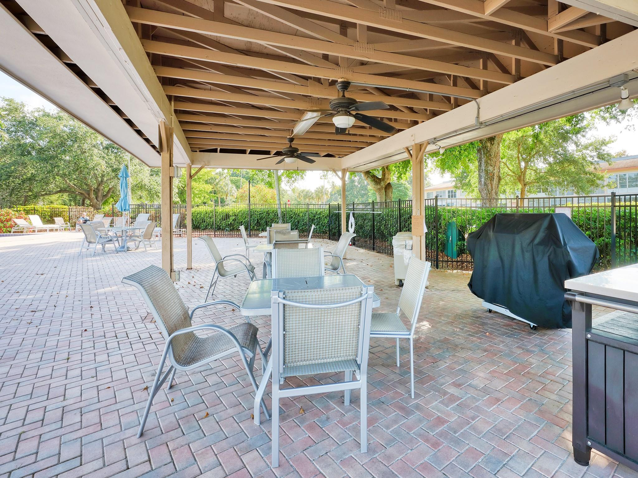 4702 Martinique Dr G3