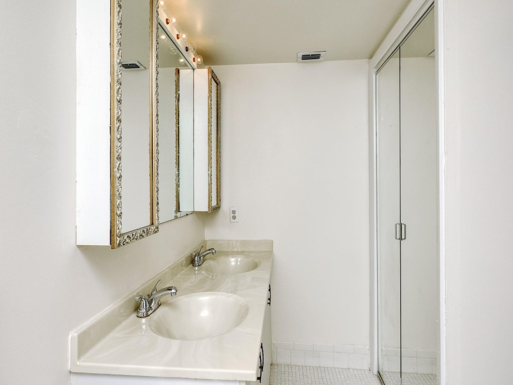 4702 Martinique Dr G3