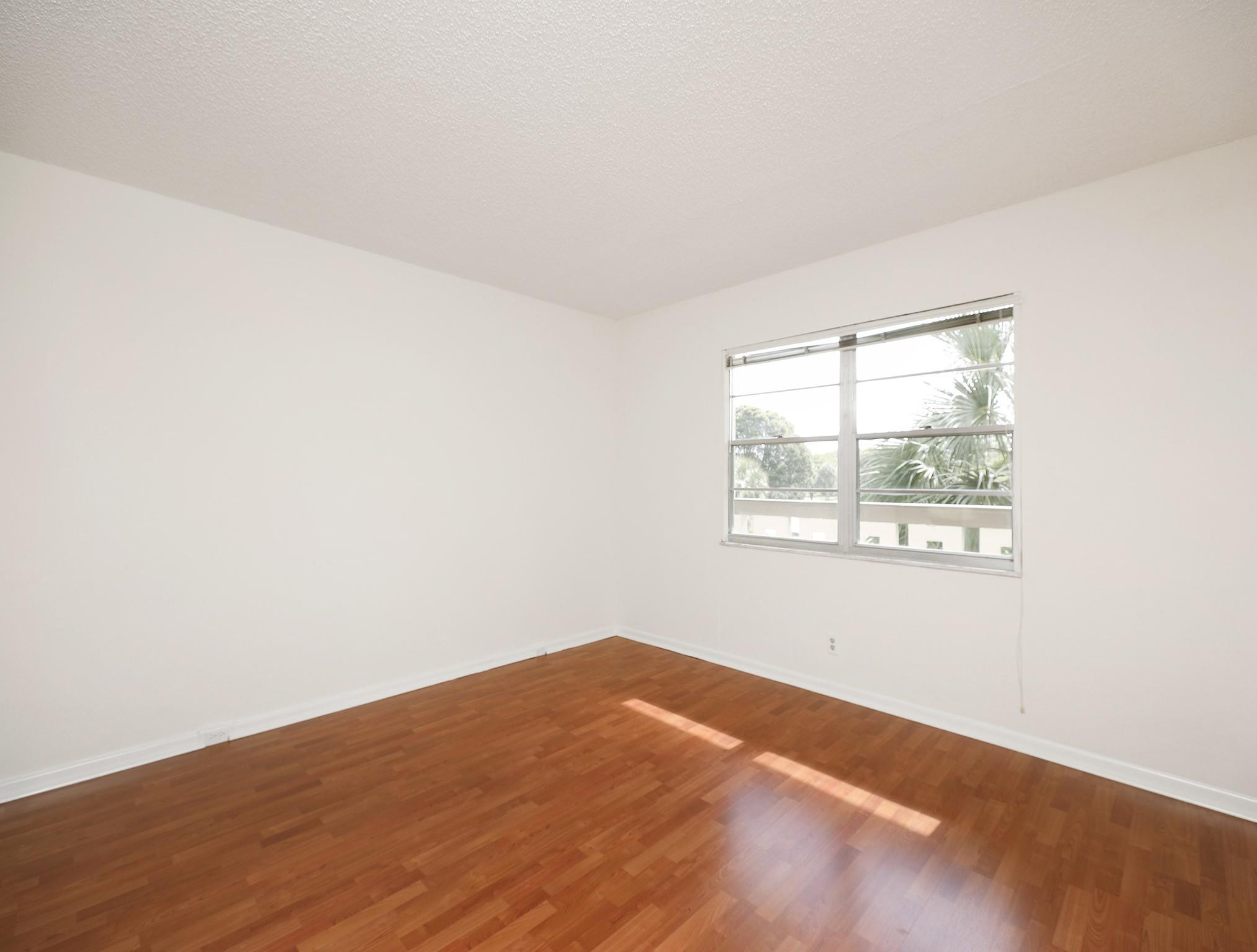 4702 Martinique Dr G3