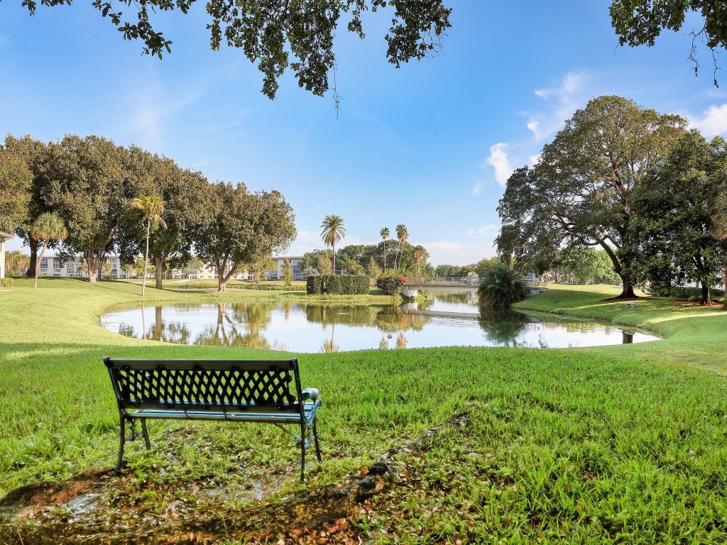 4702 Martinique Dr G3