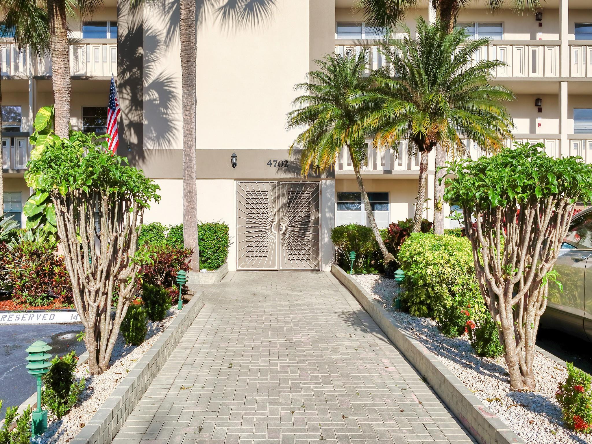 4702 Martinique Dr G3