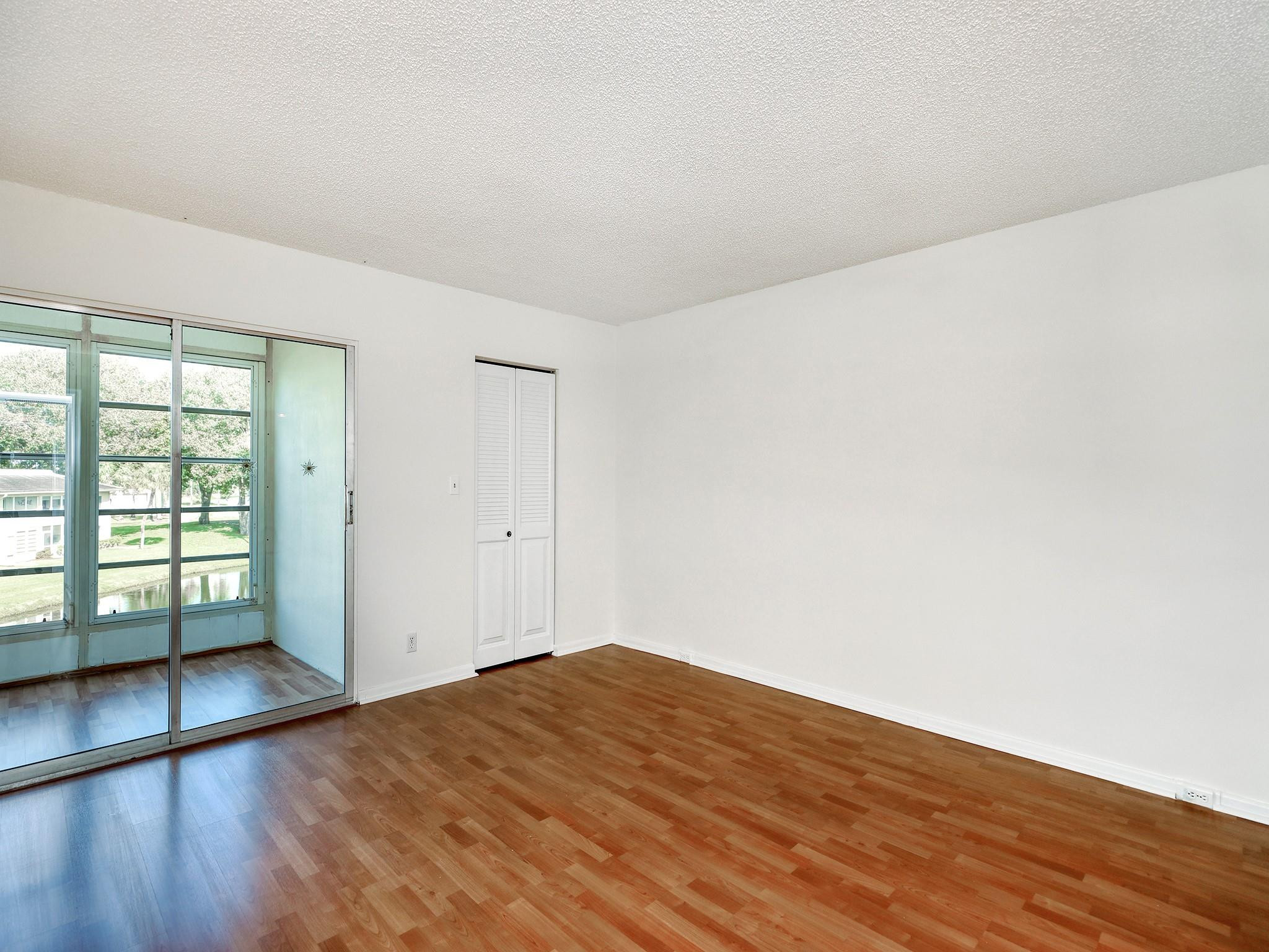 4702 Martinique Dr G3