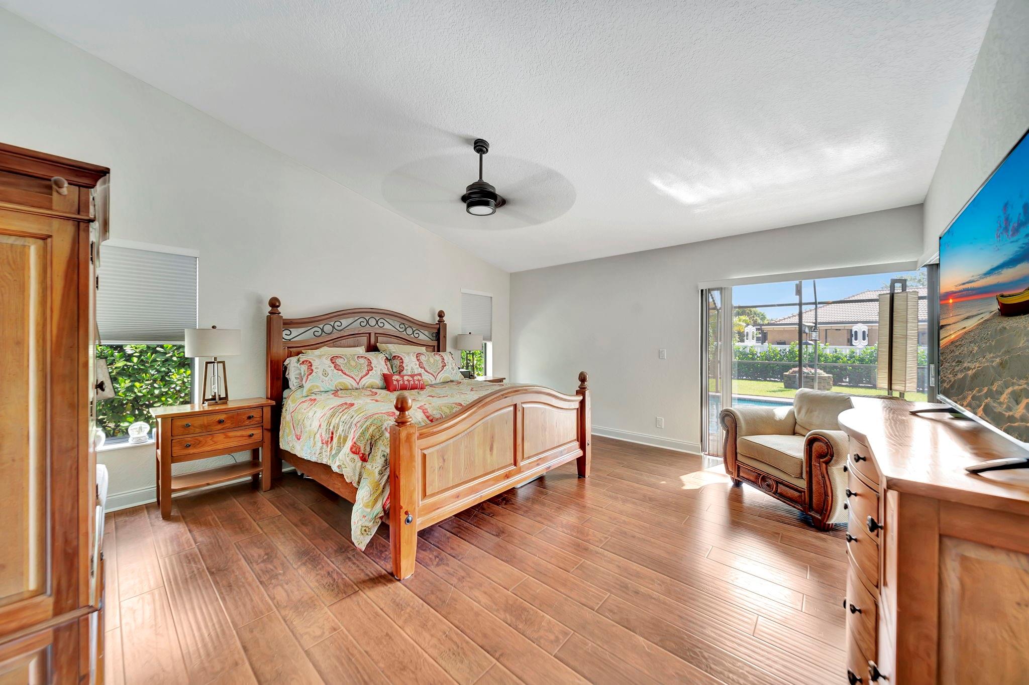 5217 NW 85th Ter