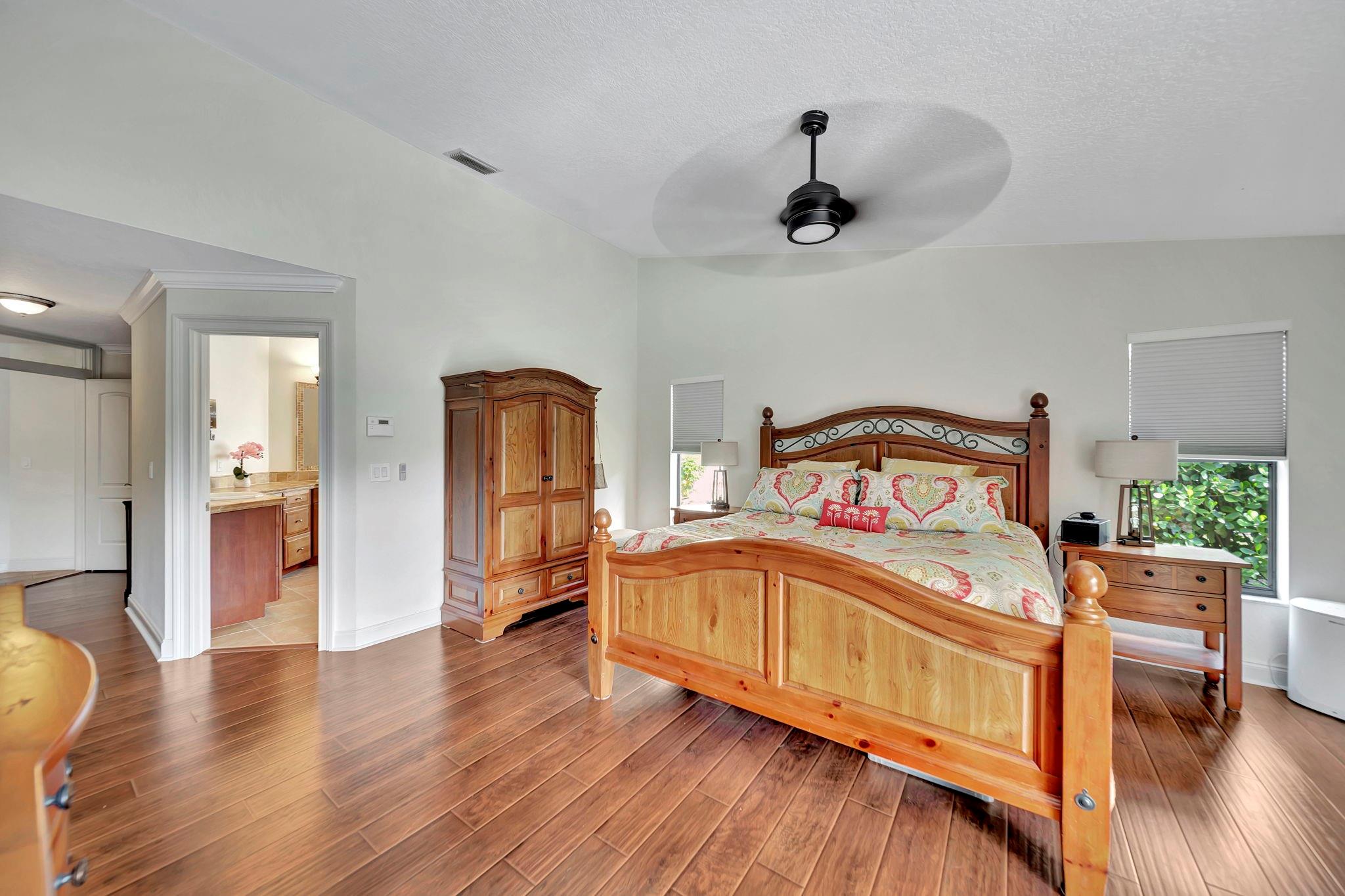 5217 NW 85th Ter