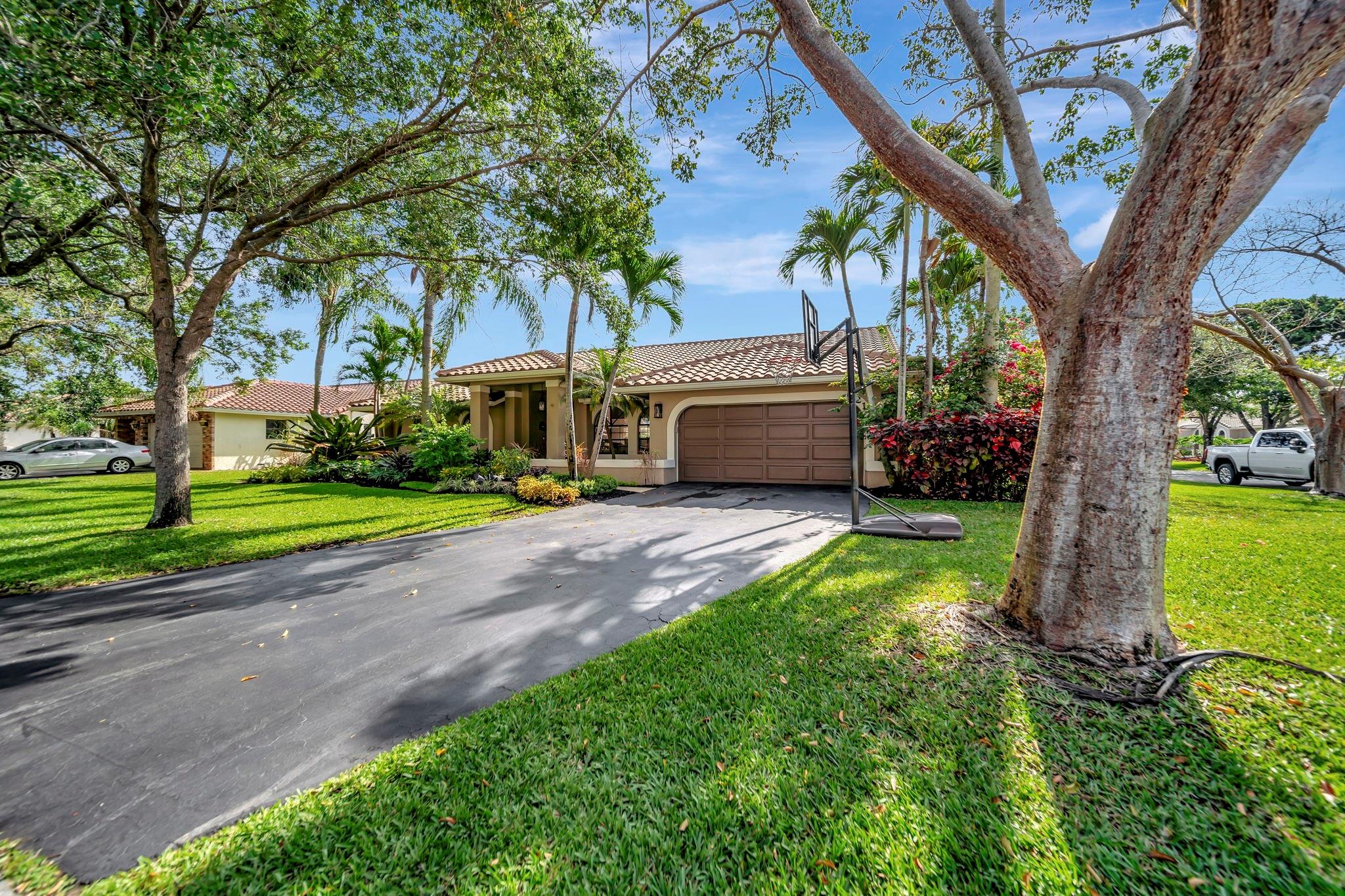 5217 NW 85th Ter