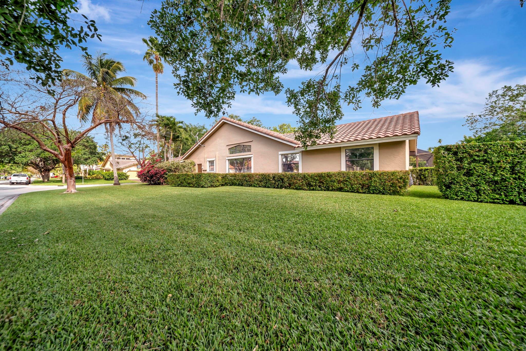 5217 NW 85th Ter