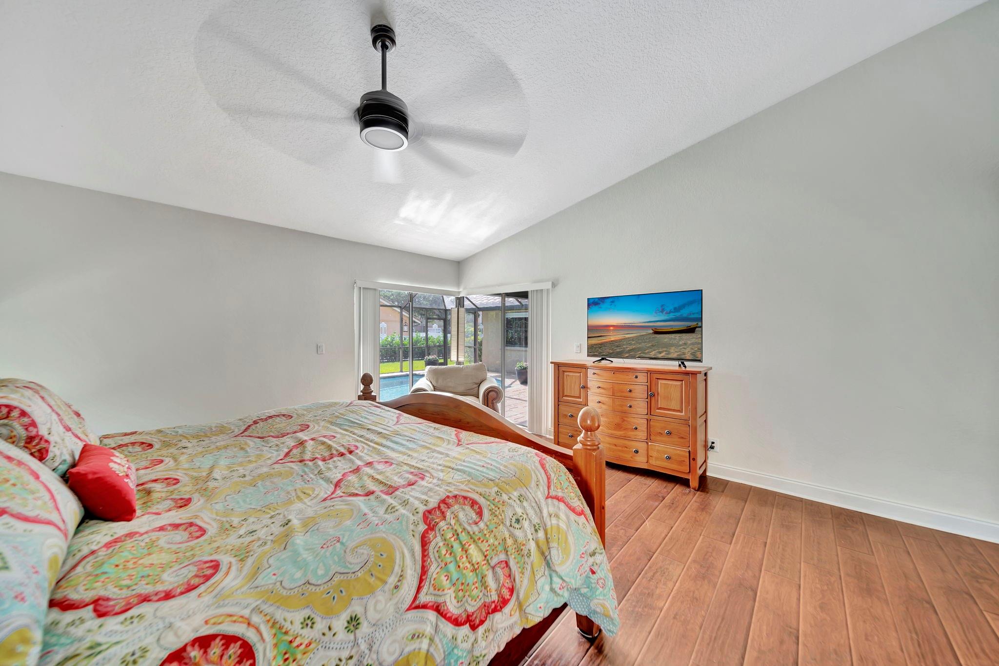 5217 NW 85th Ter
