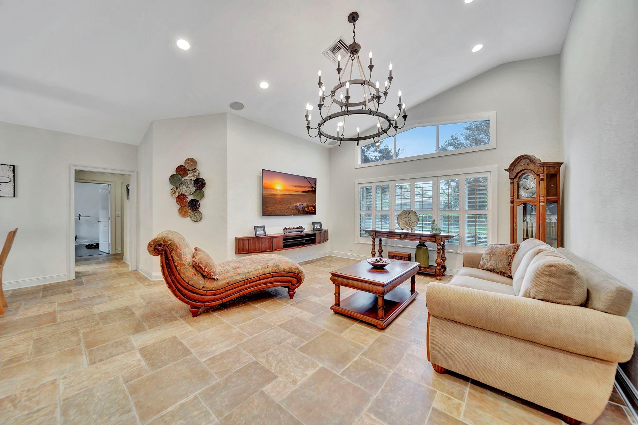 5217 NW 85th Ter