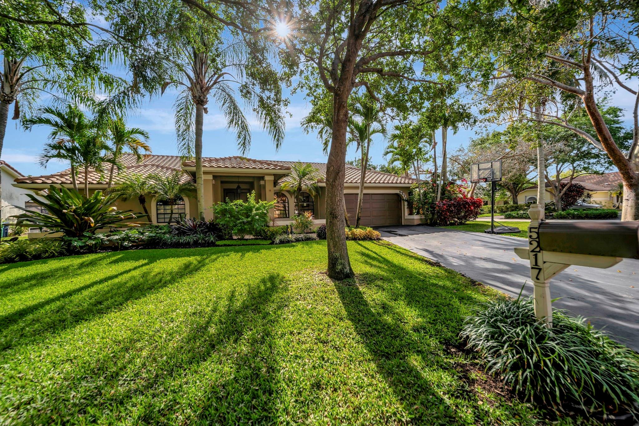 5217 NW 85th Ter