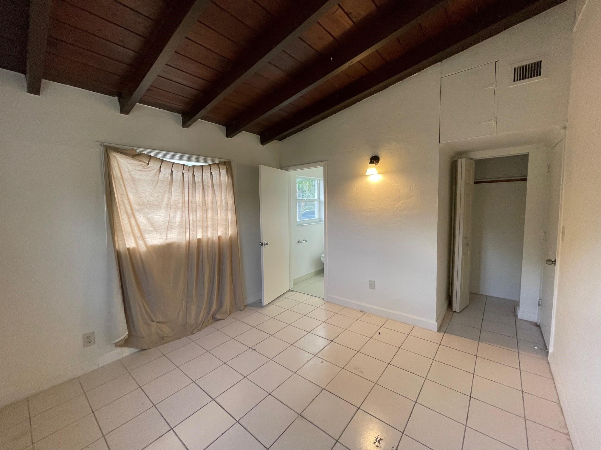 1713 NW 15th St