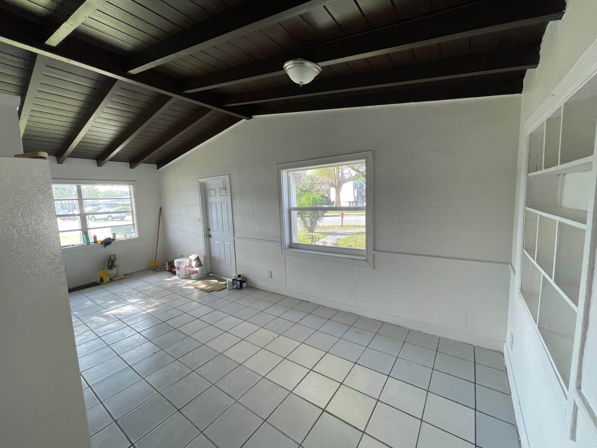 1713 NW 15th St