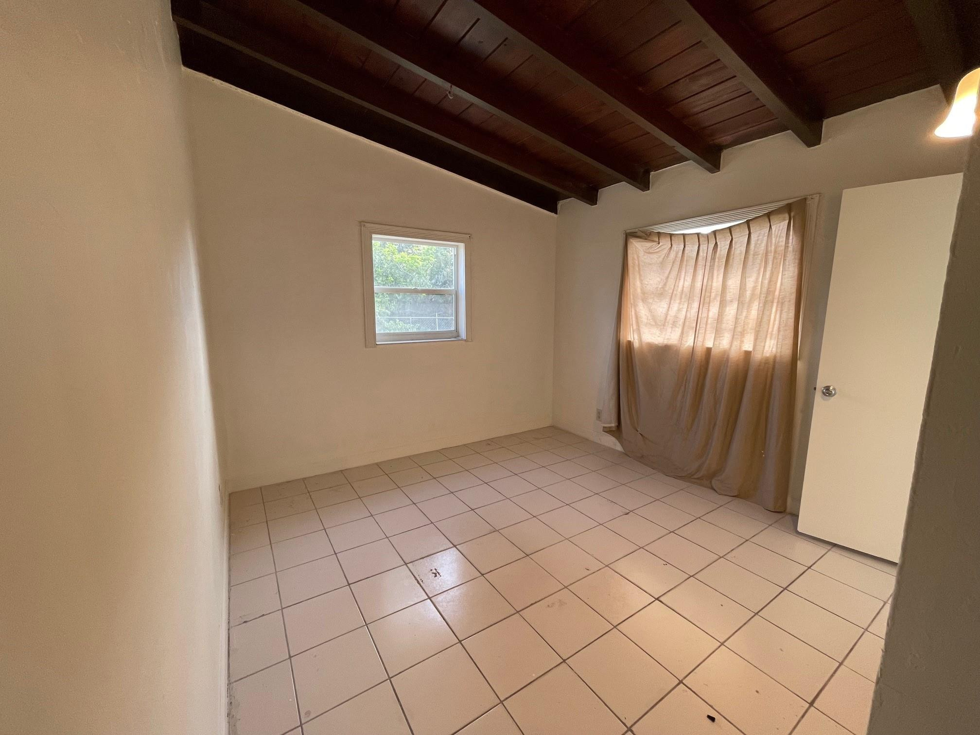 1713 NW 15th St