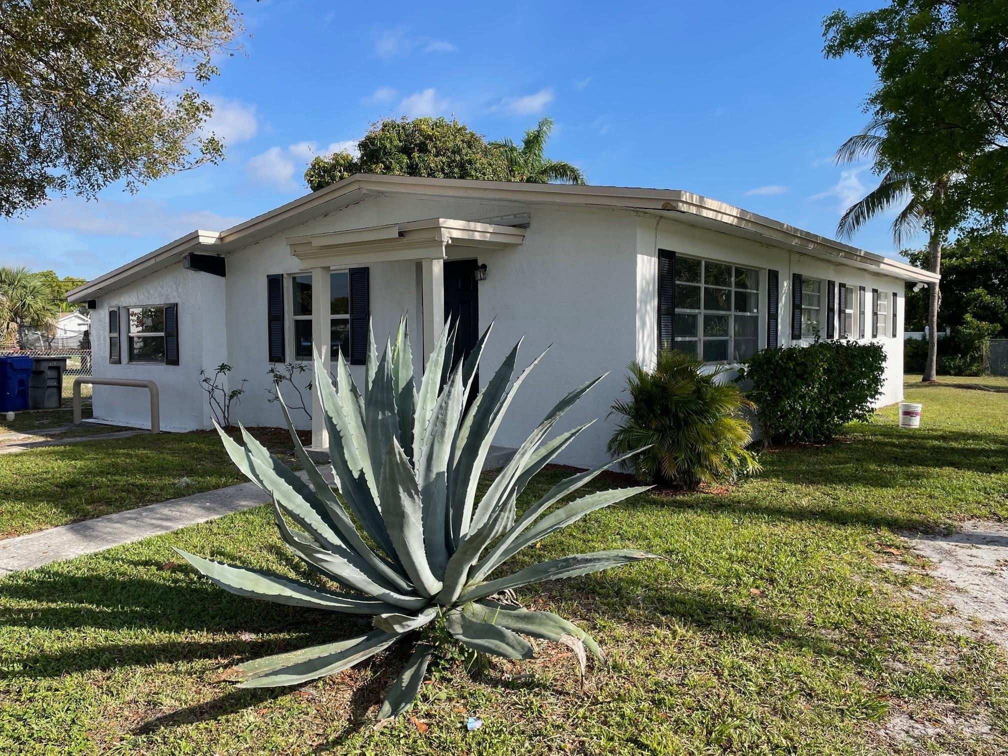 1713 NW 15th St