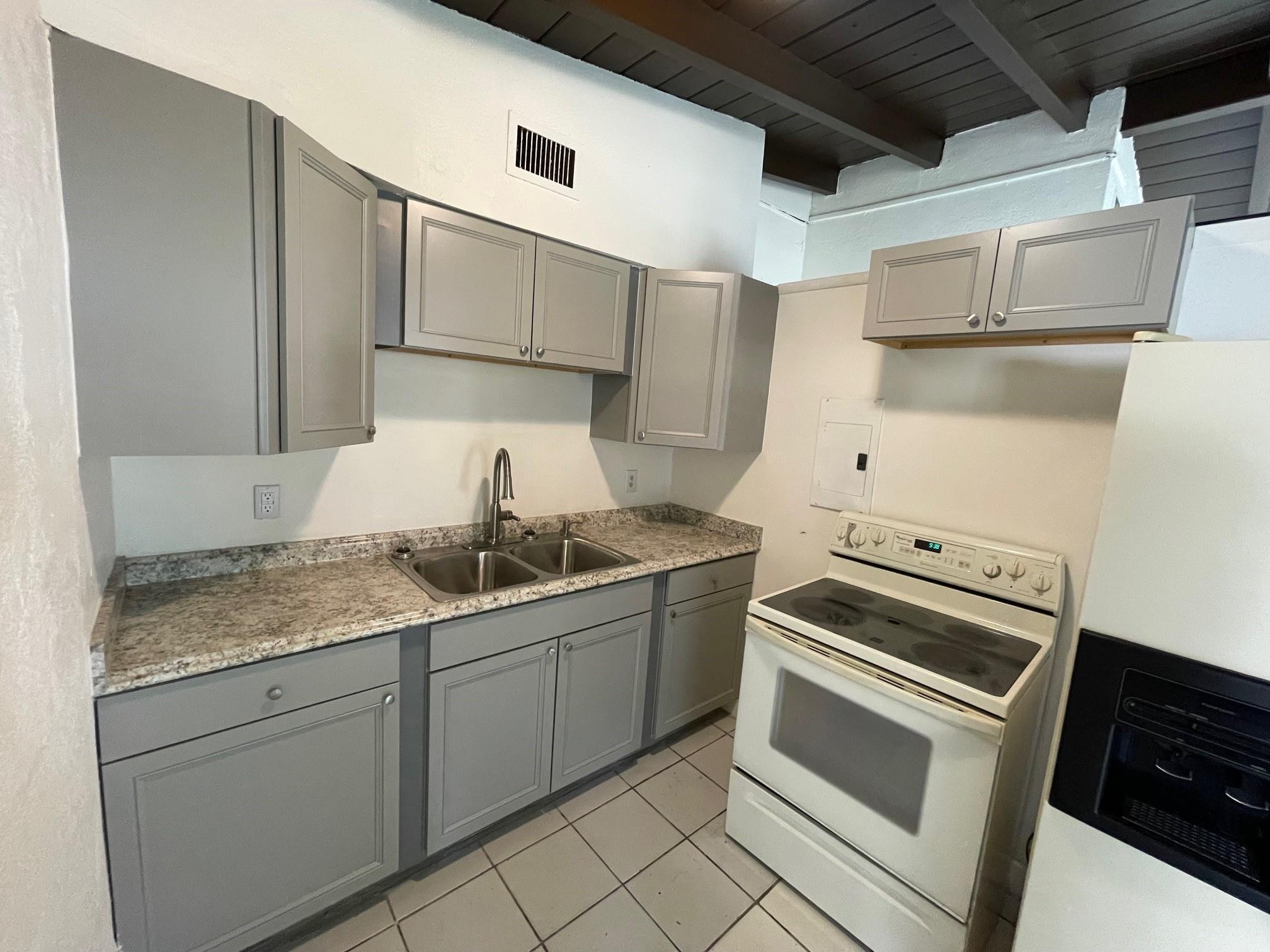 1713 NW 15th St