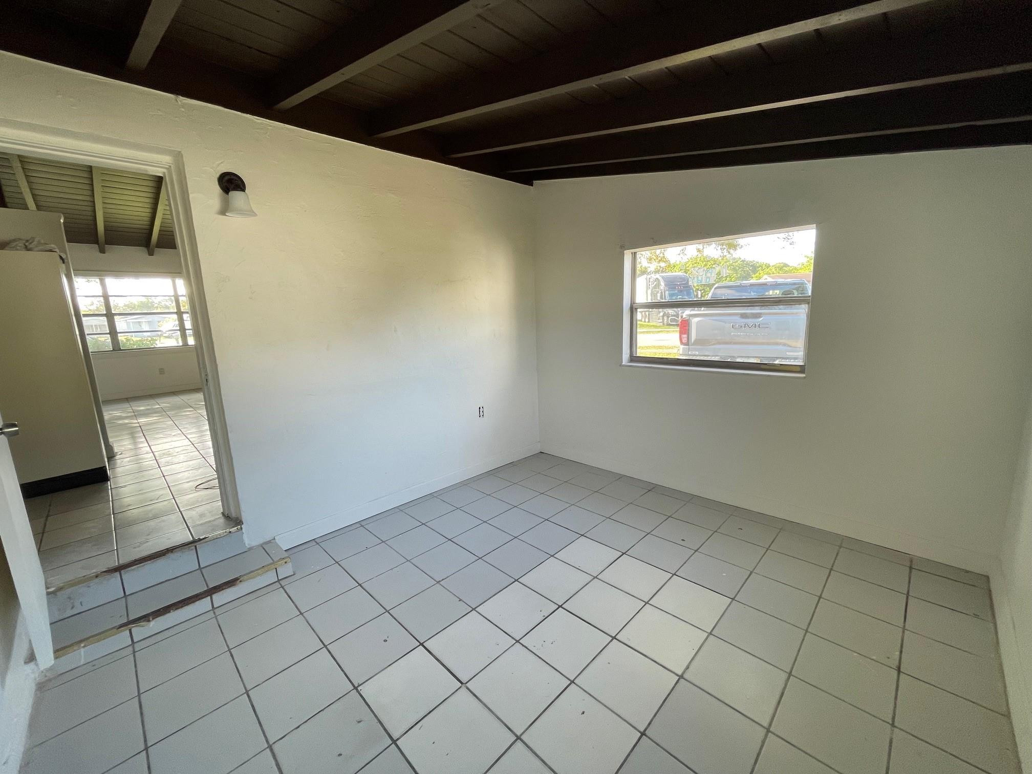 1713 NW 15th St