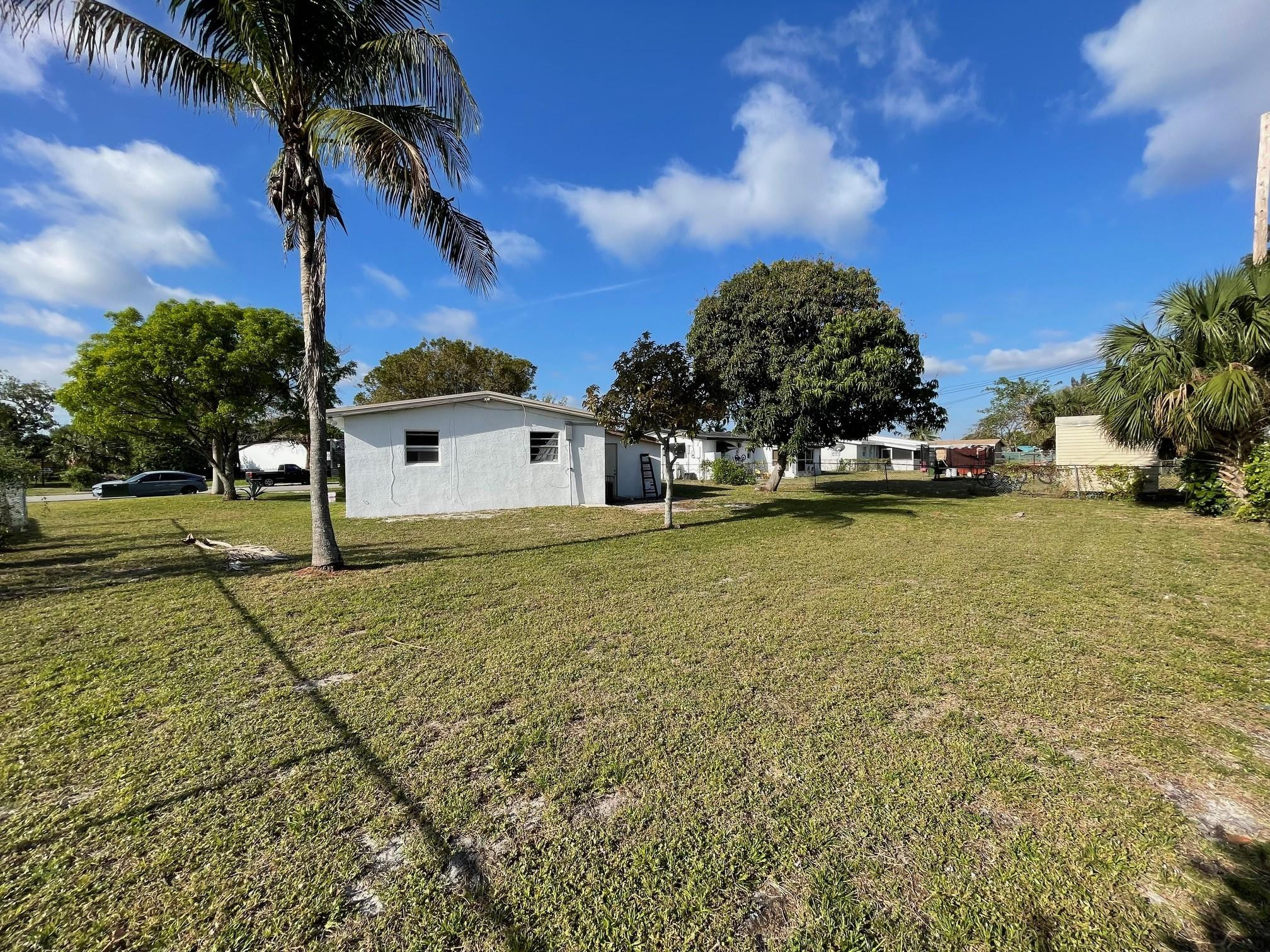 1713 NW 15th St