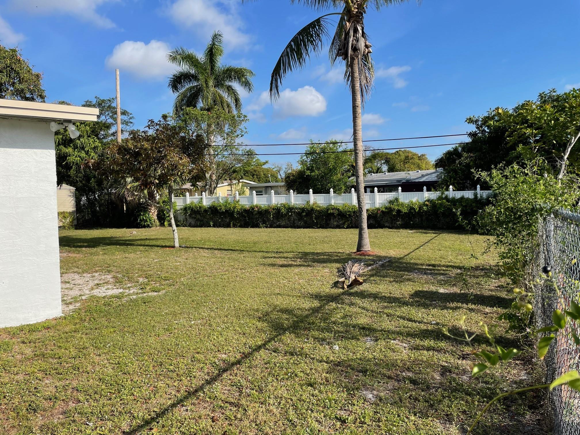 1713 NW 15th St