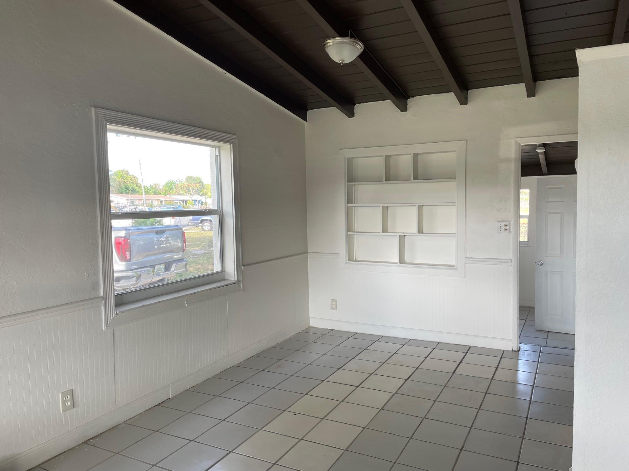 1713 NW 15th St