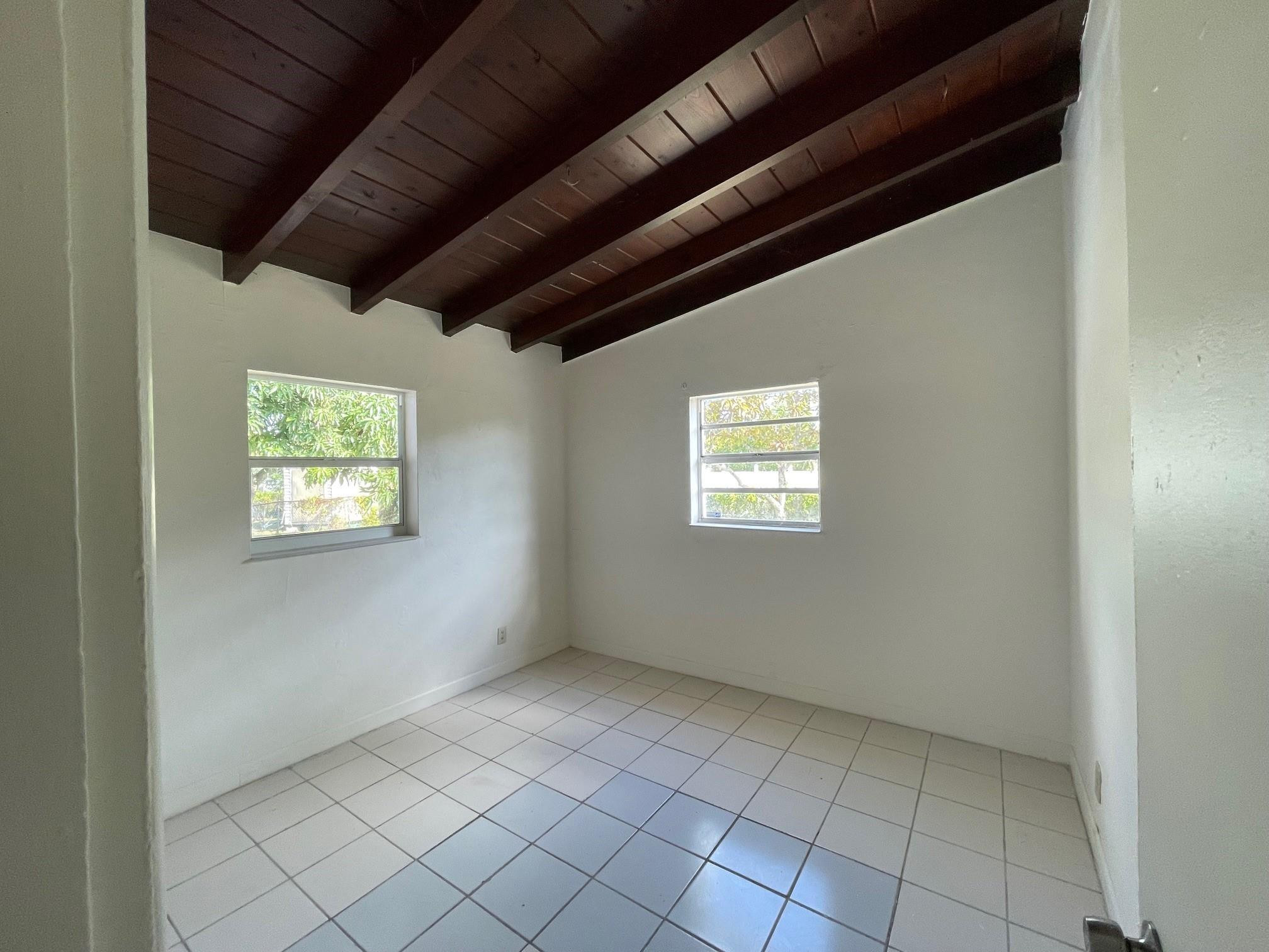 1713 NW 15th St