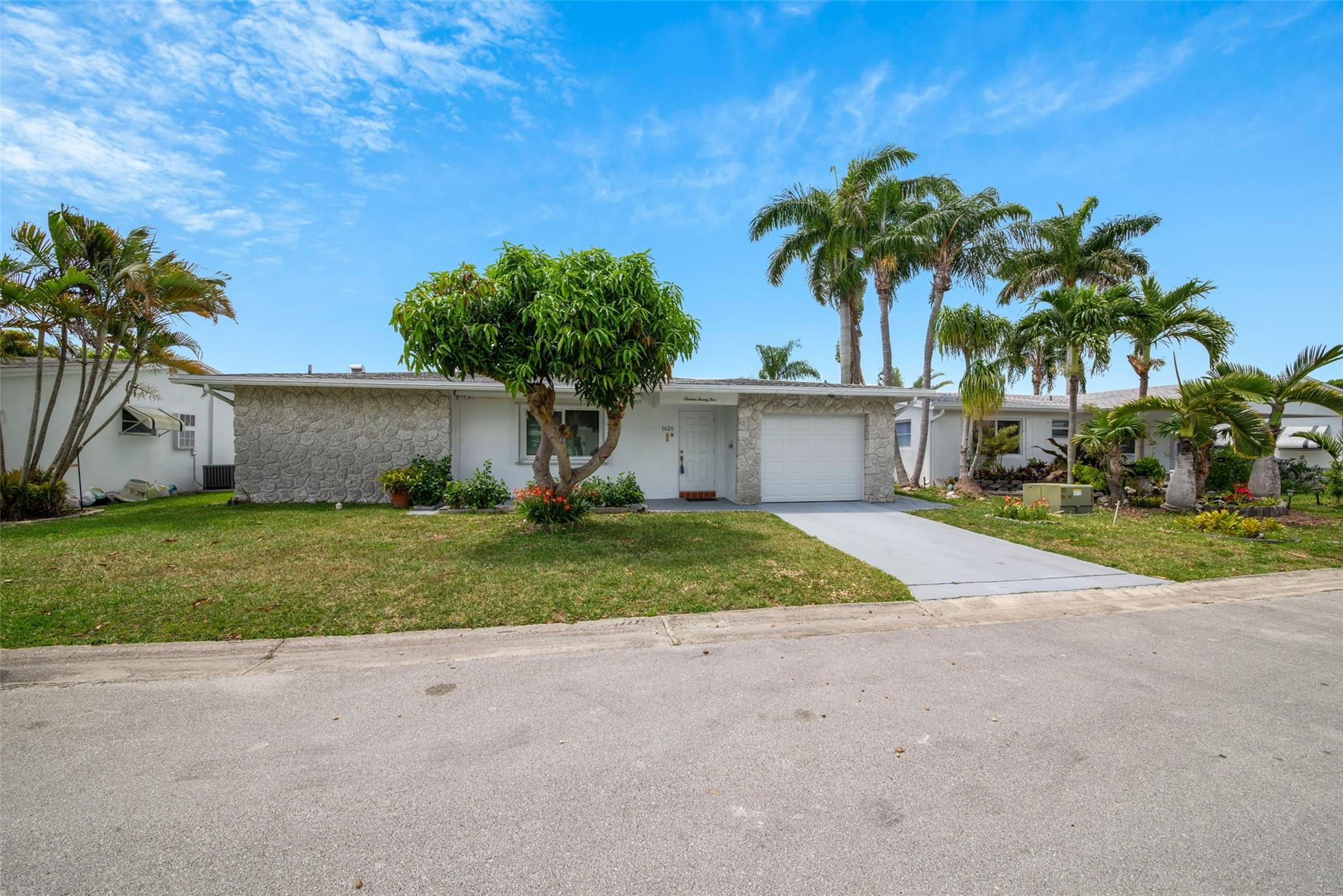 1625 NW 67th Ave