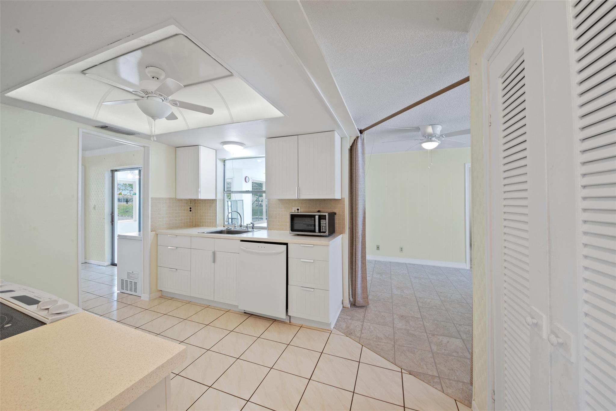1625 NW 67th Ave
