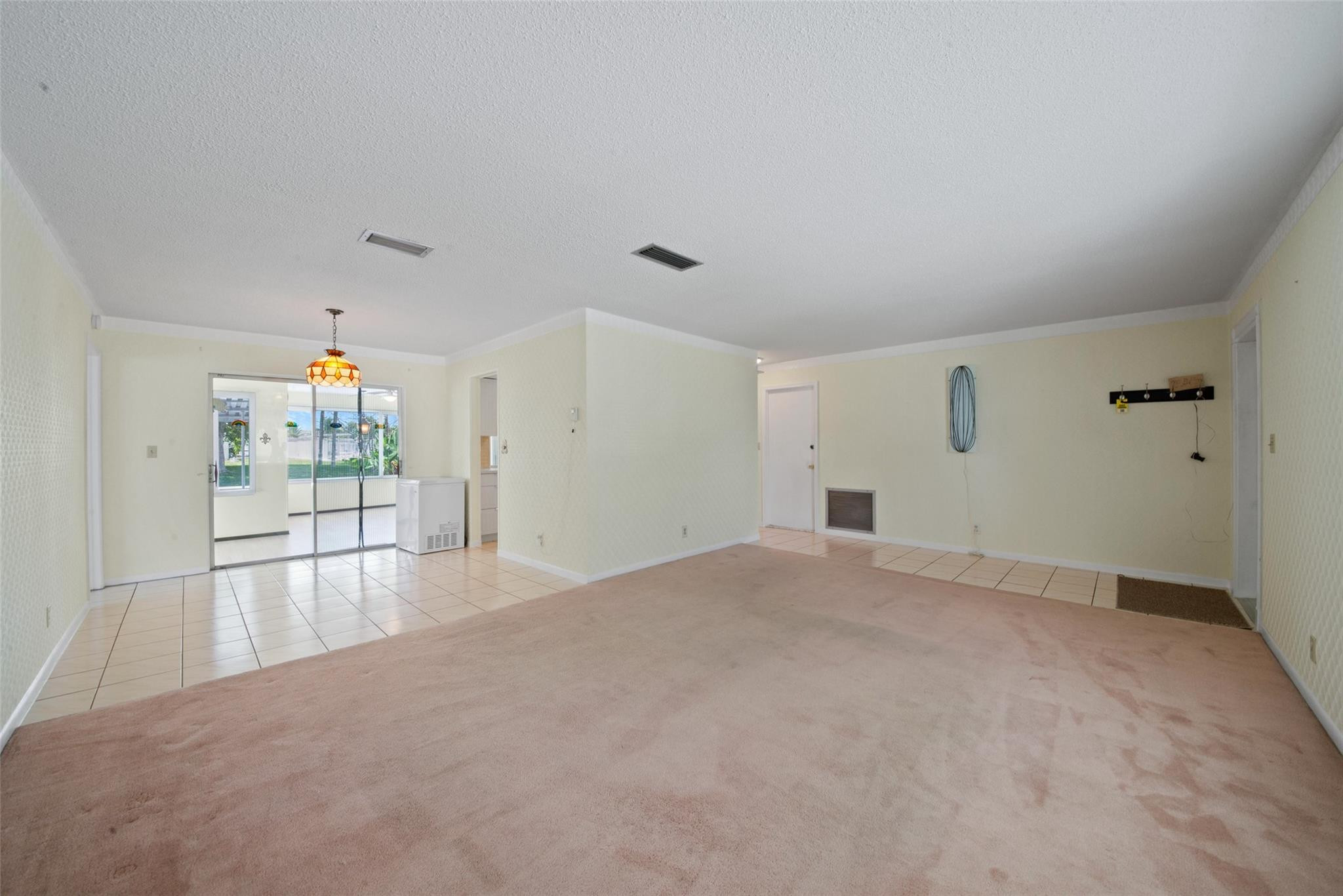 1625 NW 67th Ave