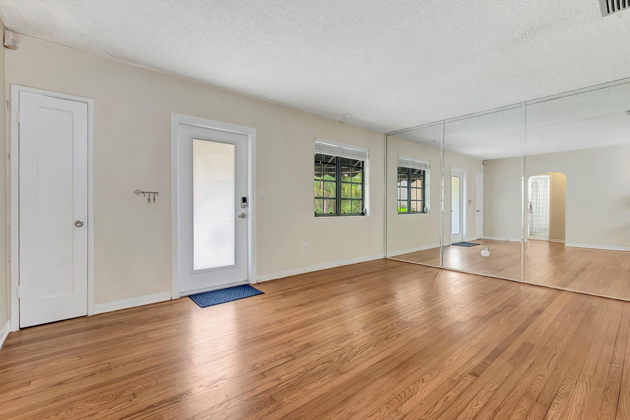273 NE 107th St