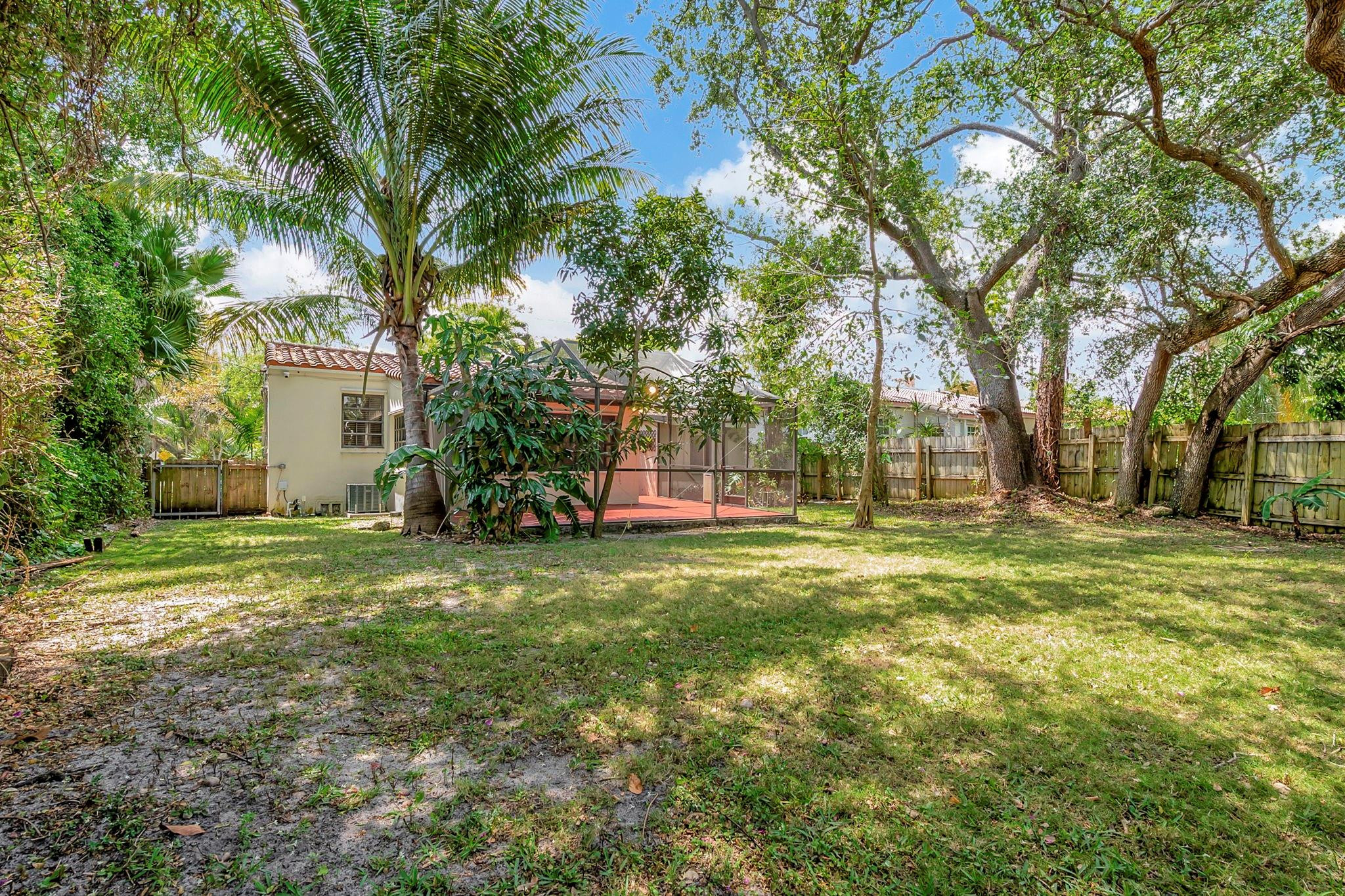 273 NE 107th St