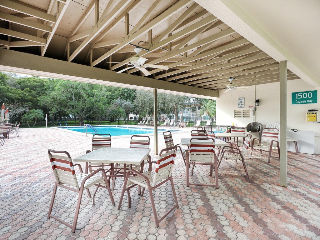 1503 Cayman Way H4