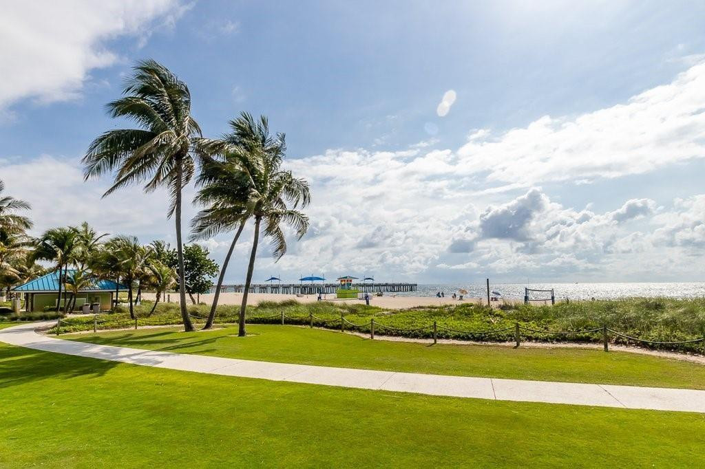 725 N Riverside Dr 301