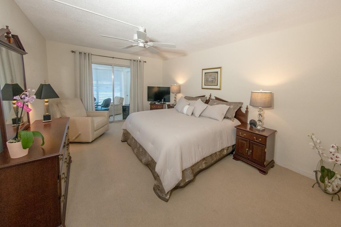 725 N Riverside Dr 301