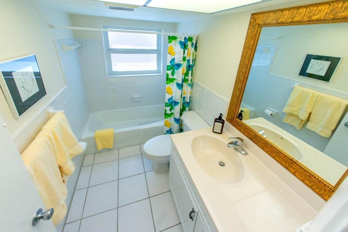 725 N Riverside Dr 301