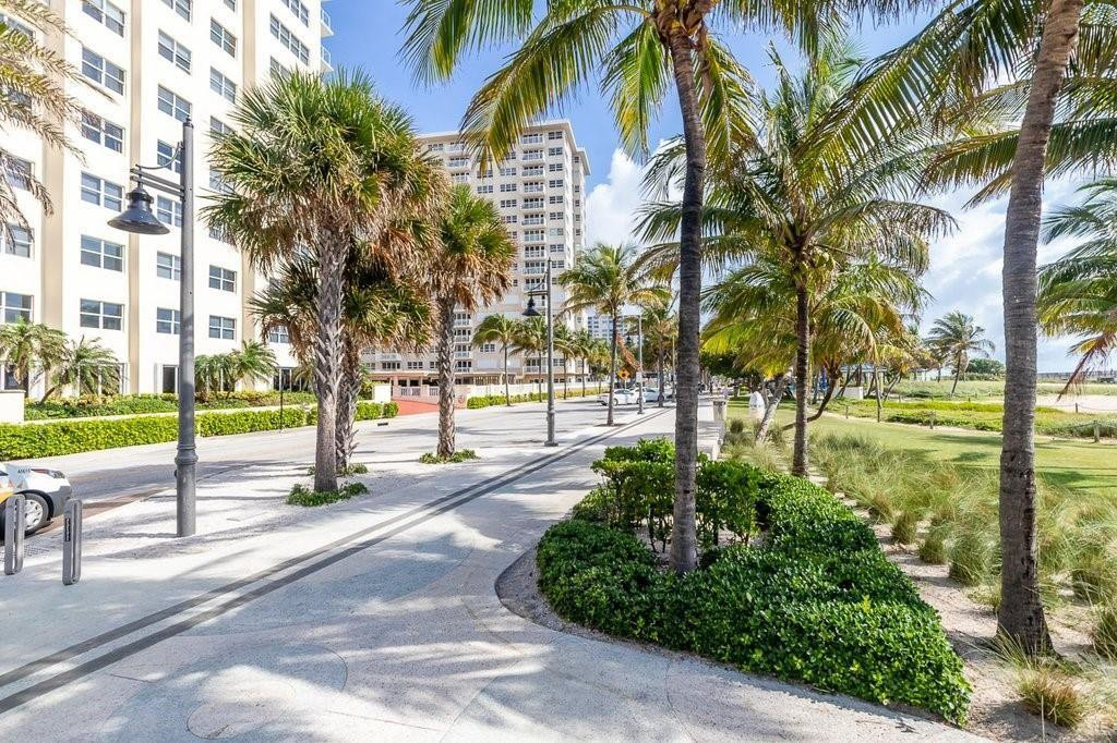 725 N Riverside Dr 301